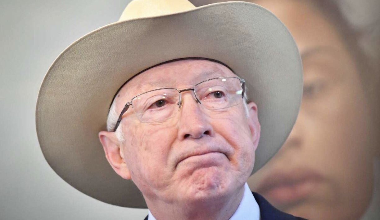 Ken Salazar responde a Sheinbaum y defiende su versión sobre captura de ‘El Mayo’ Zambada.