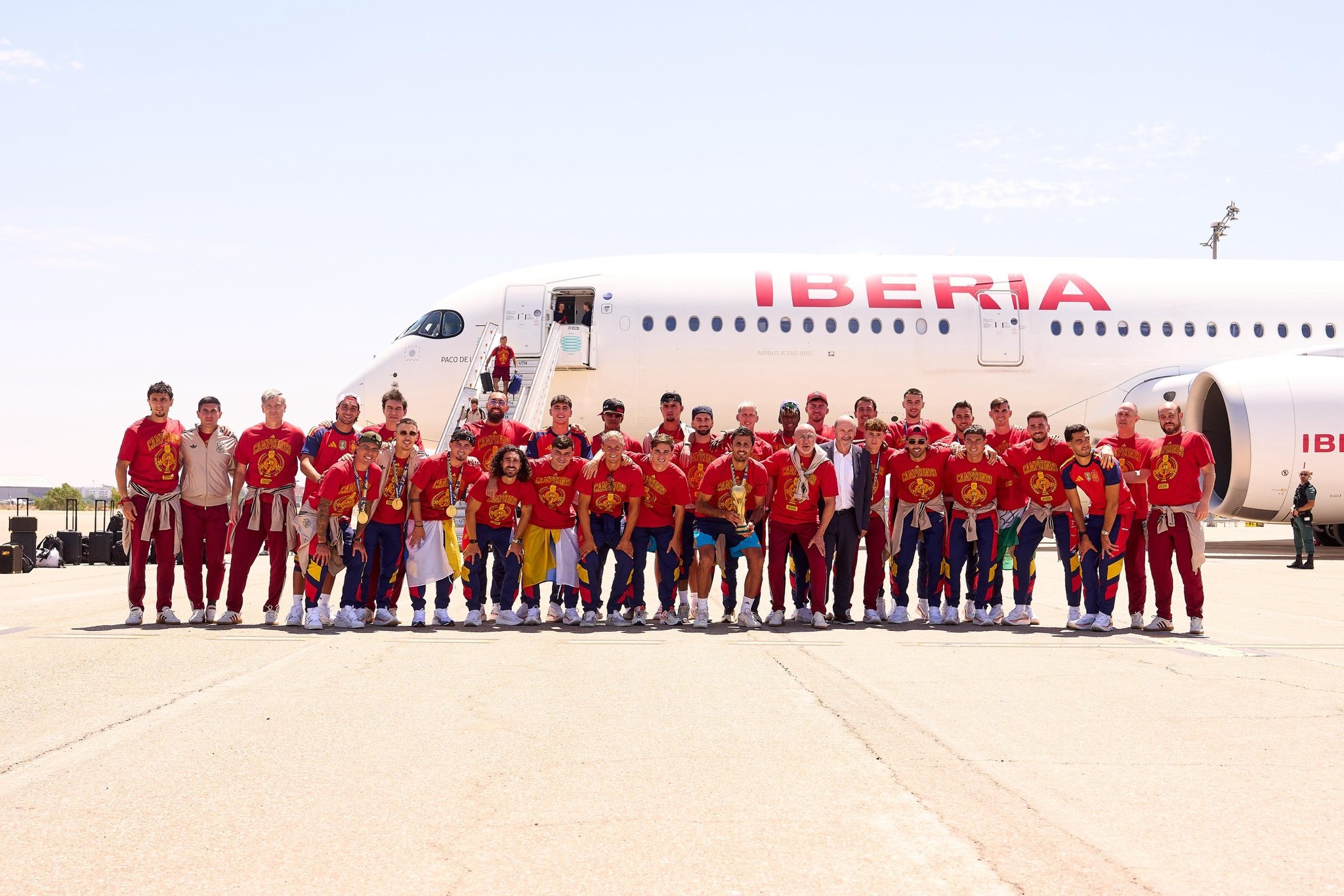 Mundial 2026: La Selección de España ya está en Madrid con el trofeo de campeón, y preparan los festejos