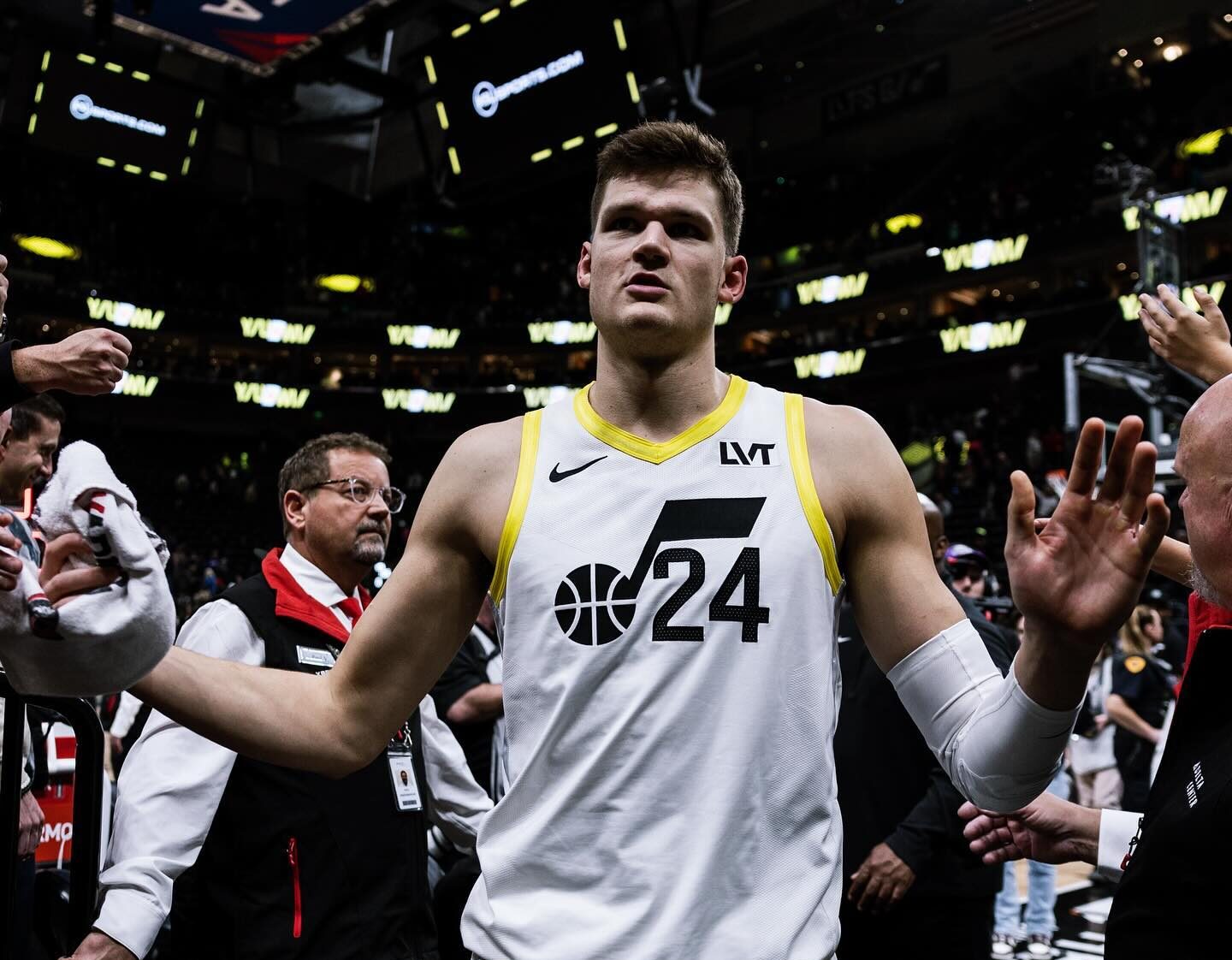 NBA: Los Lakers renuevan su plantilla firmando a Walker Kessler, Quentin Grimes y Collin Sexton