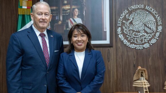 Ronald Johnson se reúne con secretaria de Agricultura de México para combatir gusano barrenador