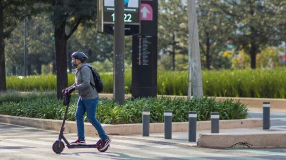 Scooter eléctrico en CDMX: Conoce el plazo límite para emplacar y para las multas