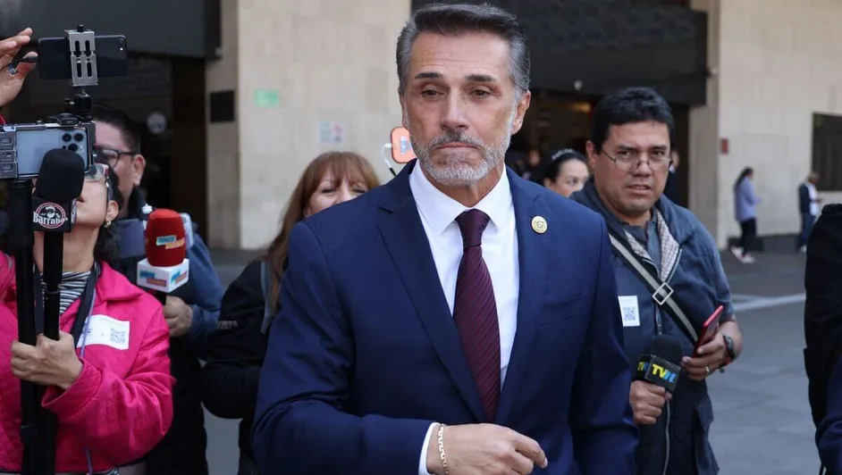 Sergio Mayer impulsa iniciativa para fijar edad mínima de acceso a redes sociales para menores.