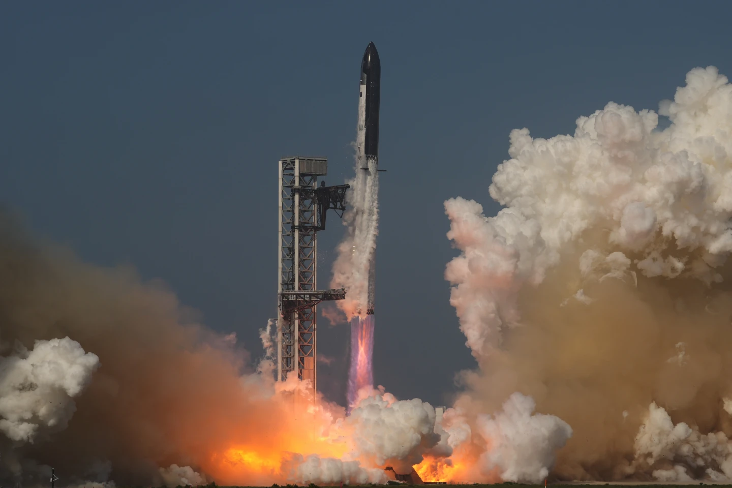 Alista SpaceX el vuelo de prueba 13 de cohete Starship con el debut de los satélites Starlink V3.