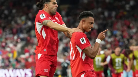 Suiza rompe la historia al vencer 2-0 a Argelia para avanzar a los octavos de final del Mundial 2026