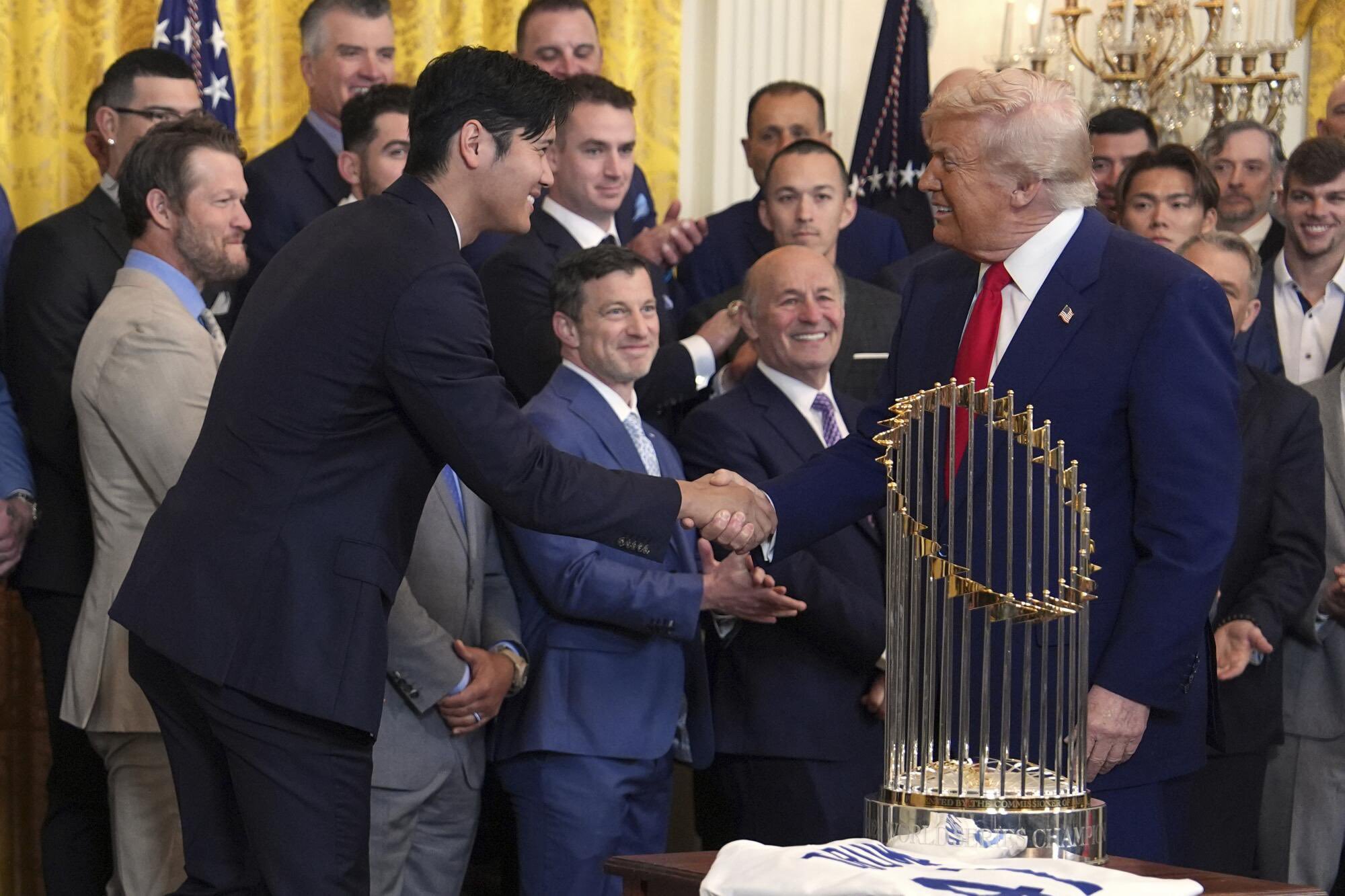 Donald Trump recibe a los Dodgers en la Casa Blanca y elogia a Ohtani rumbo a un posible tricampeonato.