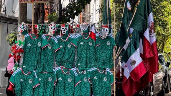 El jersey de México rompe récords para Adidas e impulsa el comercio informal en la CDMX