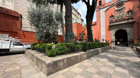 Roban esculturas de Leonora Carrington y Remedios Varo en iglesia de la CDMX
