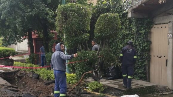Trabajos inconclusos provocan inundaciones en la alcaldía Tlalpan en la Ciudad de México