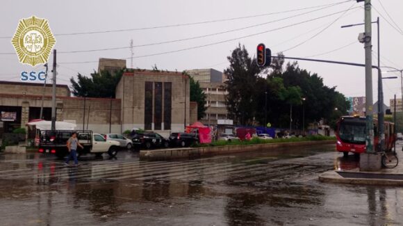 Lluvias en CDMX: Inundaciones, árboles caídos y afectaciones en el Metro tras tormenta del 13 de julio