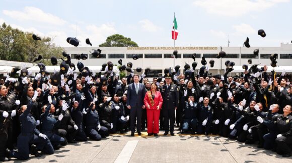 Ciudad de México tiene 426 nuevos oficiales tras graduación de elementos de la Universidad de la Policía