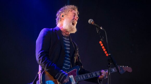 Muere Glen Hansard, protagonista de ‘Once’ y ganador del Oscar, tras un accidente de moto en Dublín