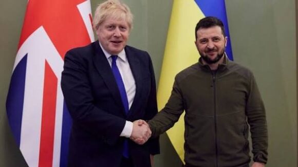 Excomandante británico atribuye a Boris Johnson el fracaso de las negociaciones entre Moscú y Kiev