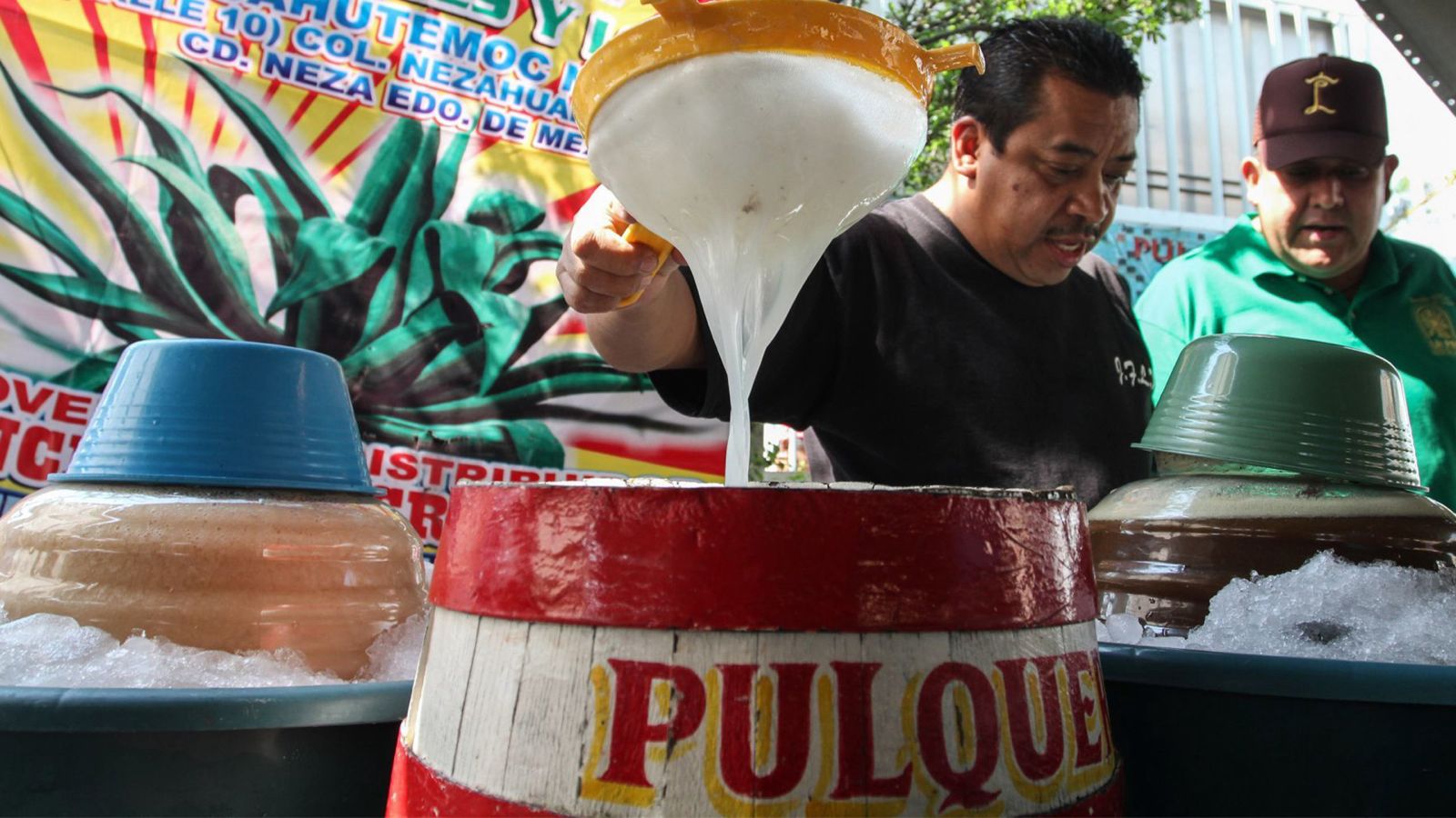 Tradición milenaria del pulque llega a la Condesa