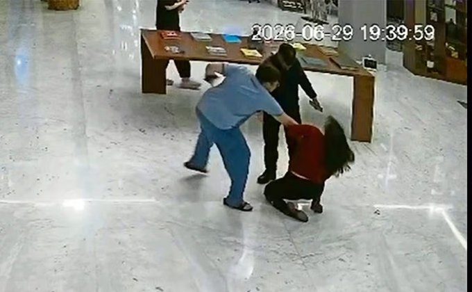 Estados Unidos ordena deportar a Jorge Octavio, acusado de agredir a recepcionista de hotel en CDMX.