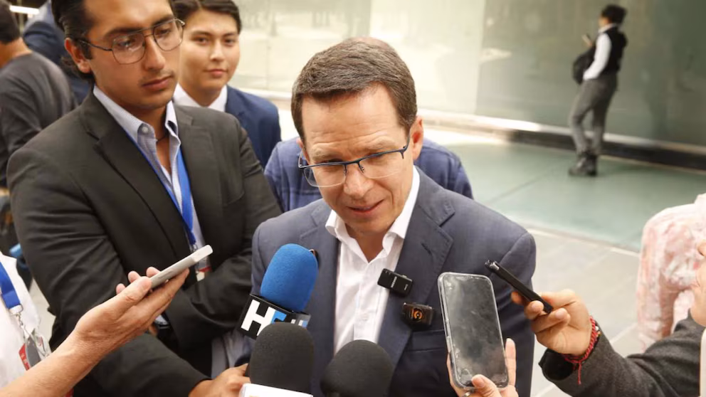 Ricardo Anaya cuestiona paradero de Rocha Moya y exige claridad sobre acusaciones en Estados Unidos.