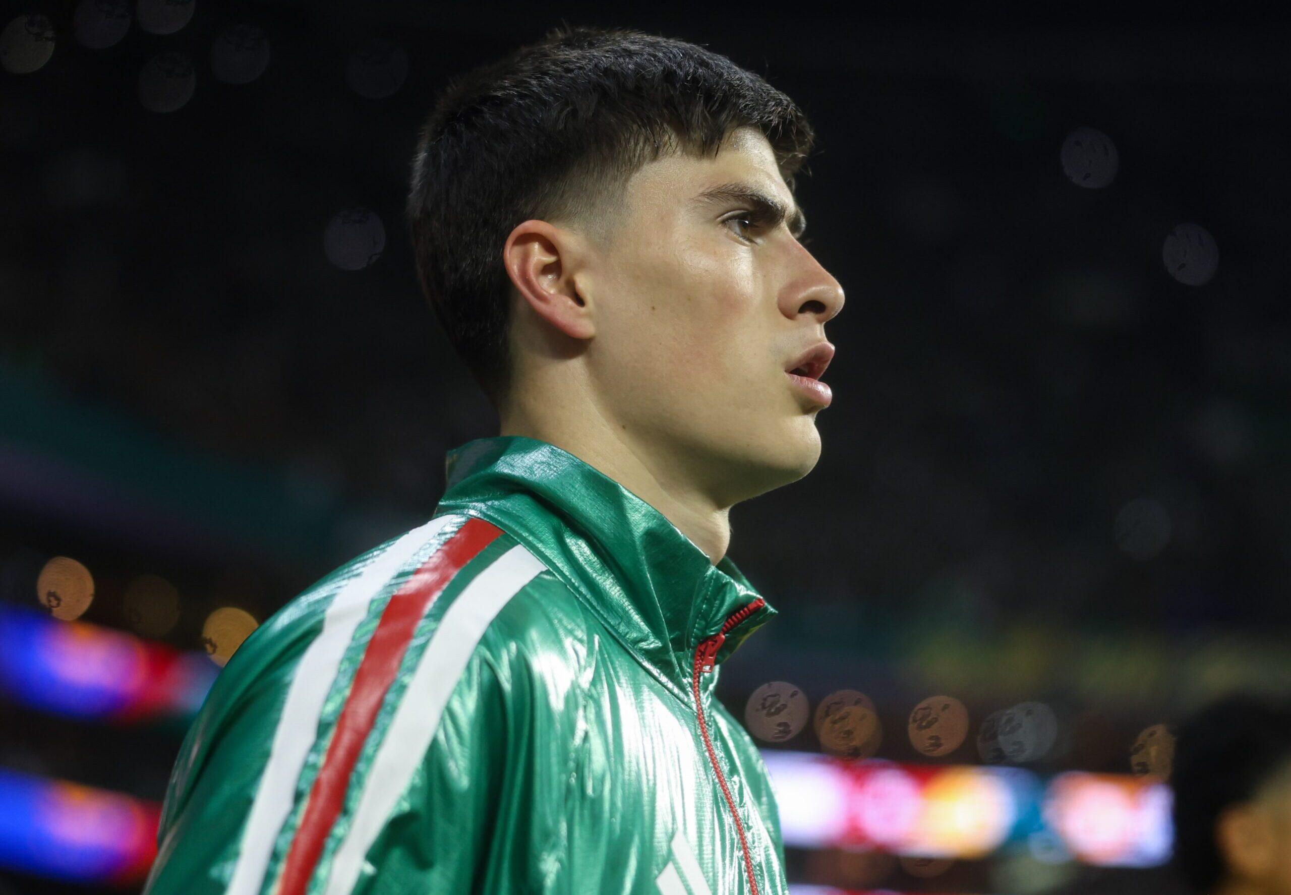 Armando ‘Hormiga’ González ya está en Grecia para firmar su contrato con el Olympiacos