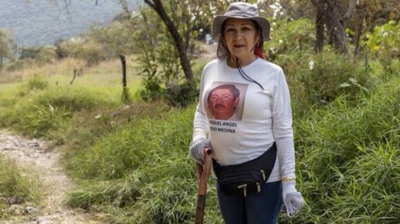 Atacan a balazos a buscadora en Culiacán, Sinaloa, cuando viajaba con sus nietas