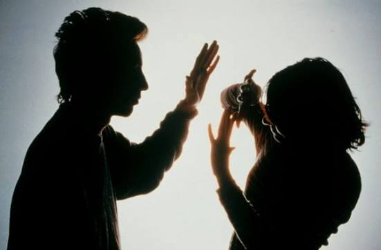 CNDH alerta sobre mitos del amor romántico que pueden normalizar la violencia.
