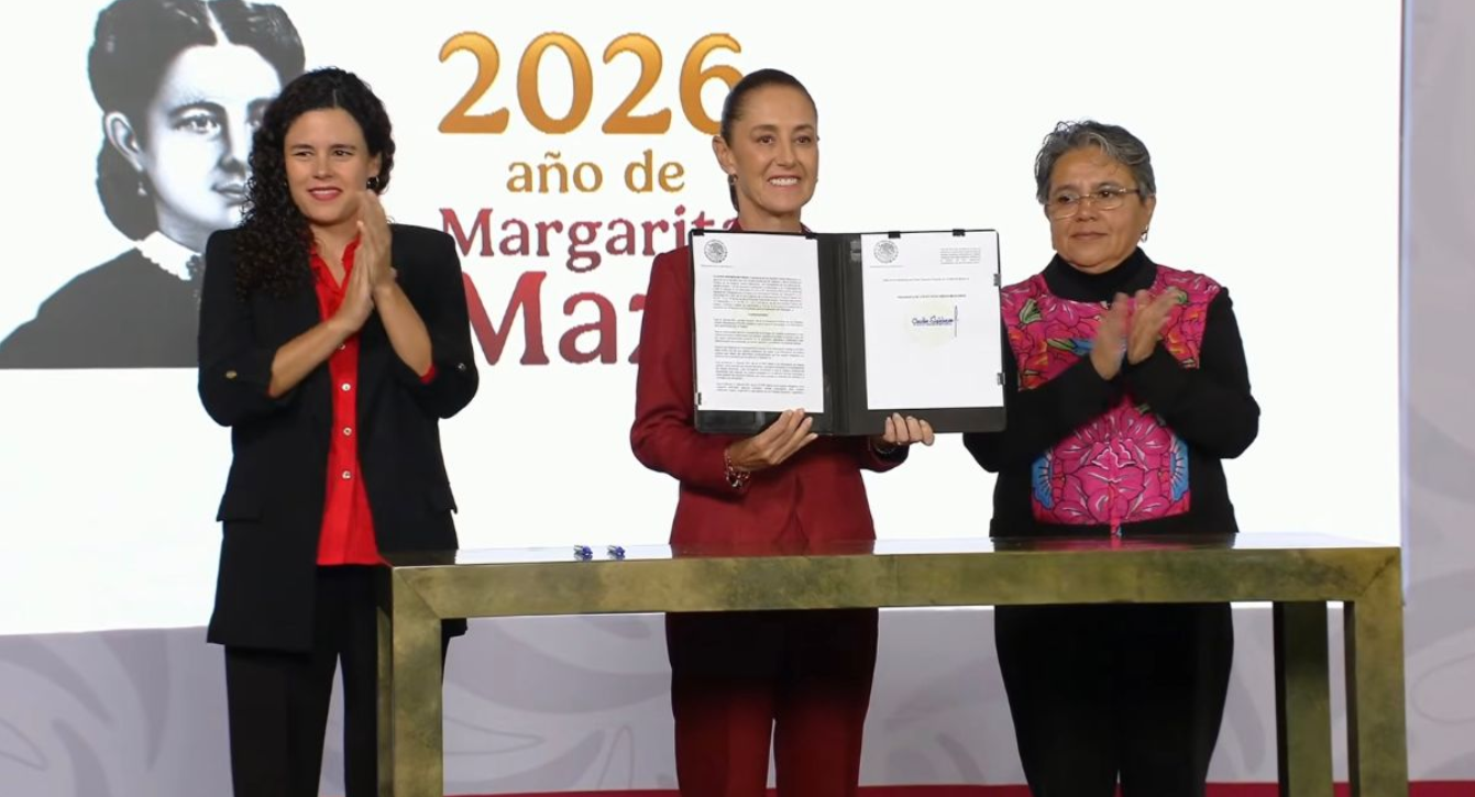 Sheinbaum firma decreto para fortalecer la transparencia y el acceso a la información pública