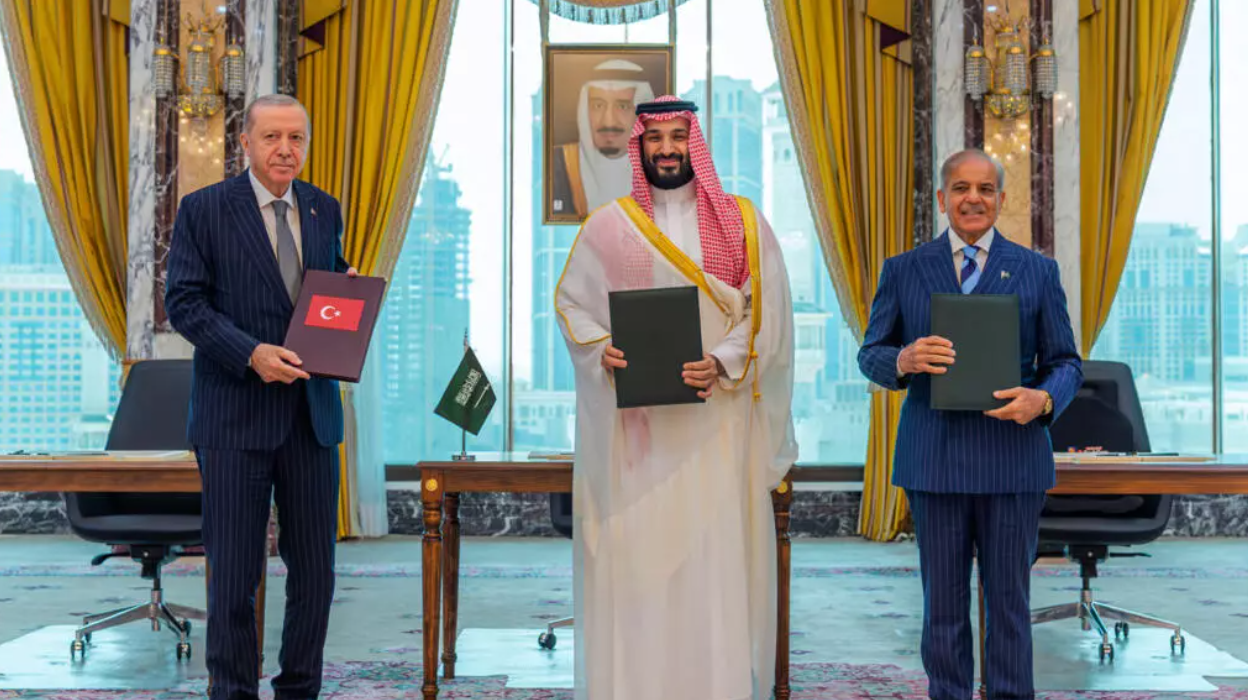 Arabia Saudita, Turquía y Pakistán firman pacto