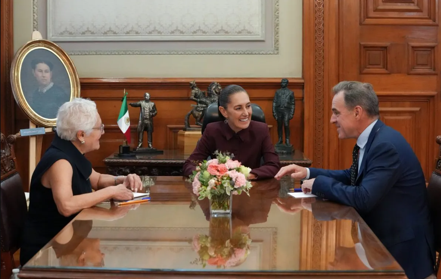 Sheinbaum recibe a Niall Ferguson en Palacio Nacional