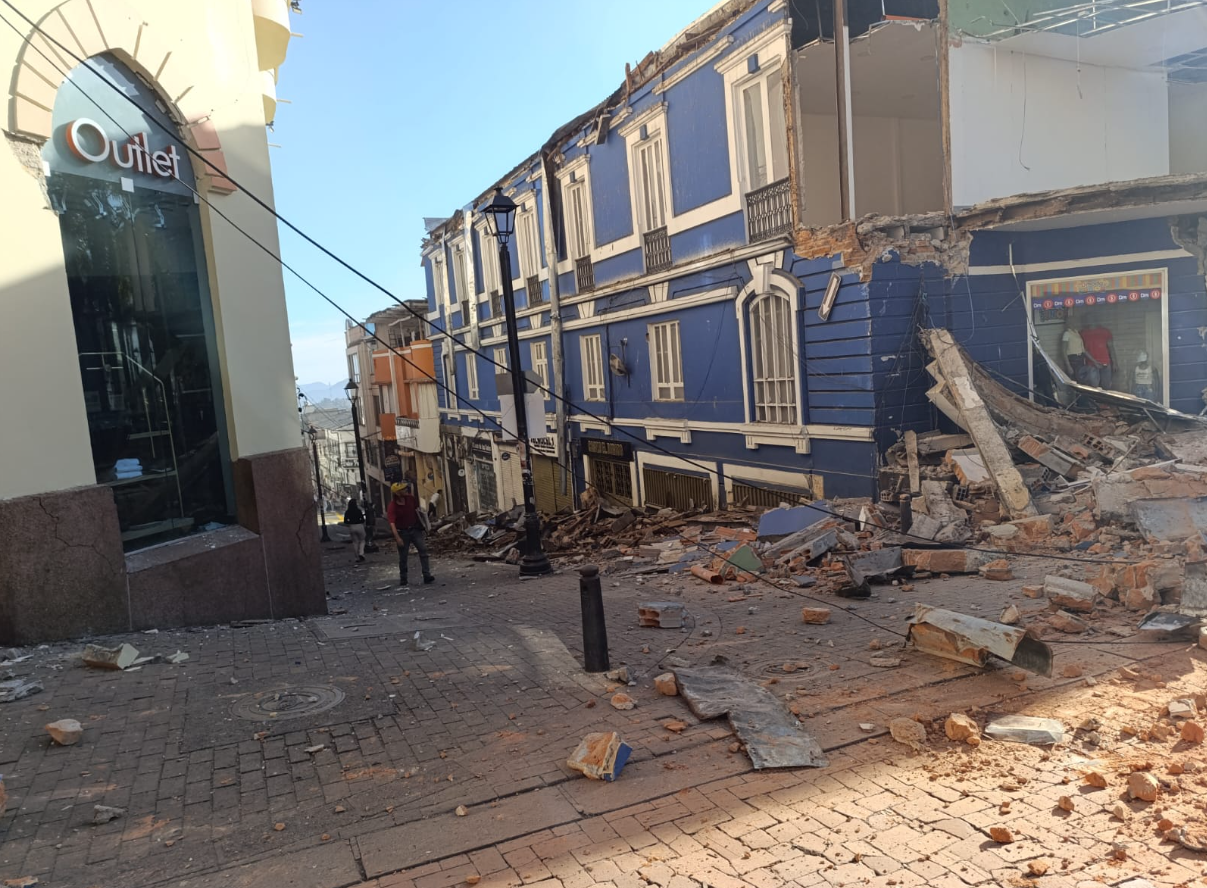 Sismo de 7,4 grados sacude Colombia