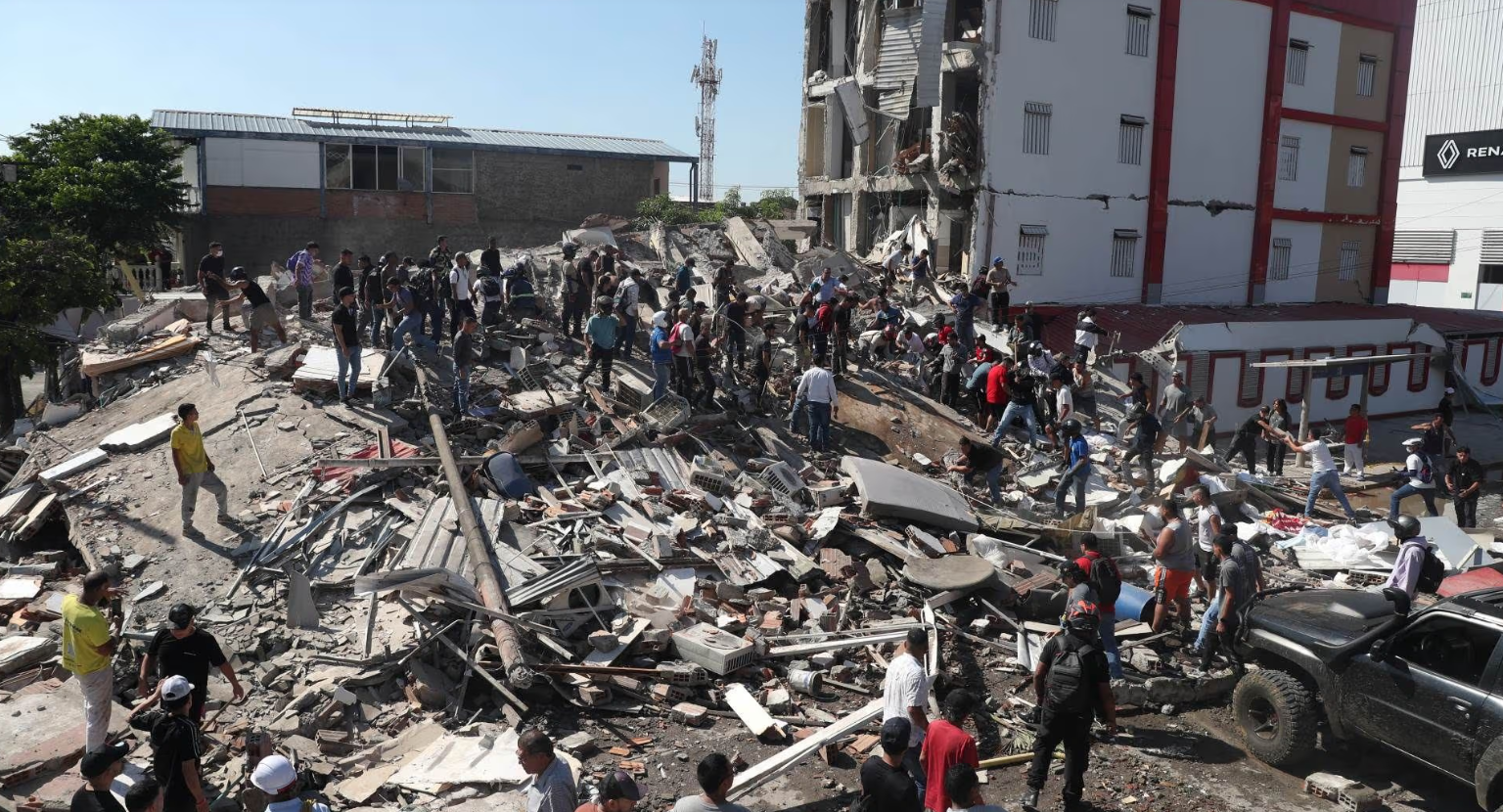 Reportan al menos 70 muertos y decenas de heridos tras sismo de 7.4 en Colombia