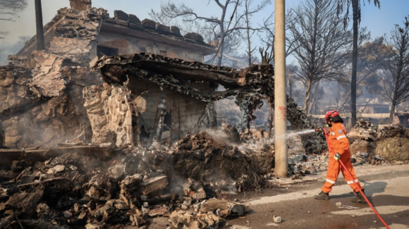 Incendios en Salamina, Grecia, dejan dos muertos y cientos de evacuados