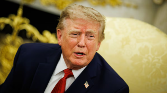 Trump publicó una imagen en la que declara al Estrecho de Ormuz como “nuevo territorio” de EU; Irán respondió