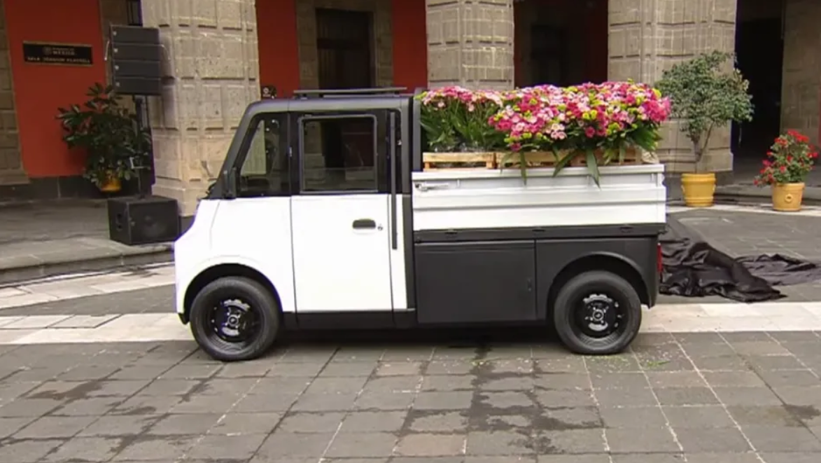 Presentan Olinia Carga, segundo modelo del auto eléctrico mexicano
