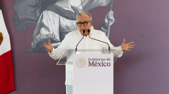 Rubén Rocha Moya retoma la gubernatura de Sinaloa tras 112 días; “regreso con la frente limpia y en alto”