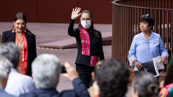 Sheinbaum revela que se enteró del regreso de Rocha Moya al gobierno de Sinaloa por su publicación en redes
