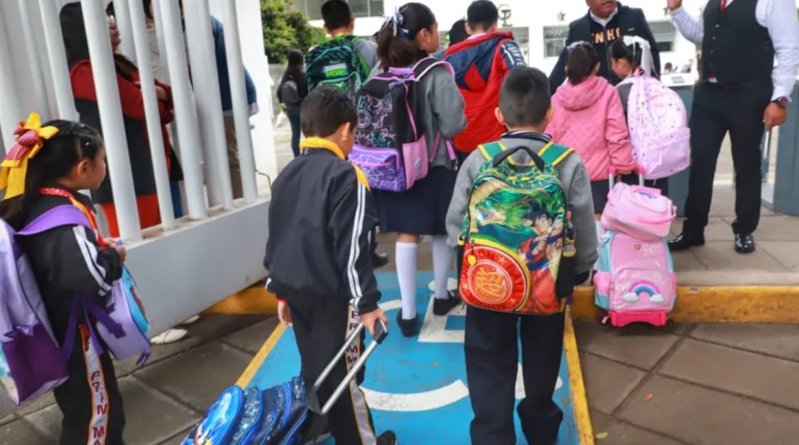 Más de 28 millones de alumnos de educación básica regresan a clases