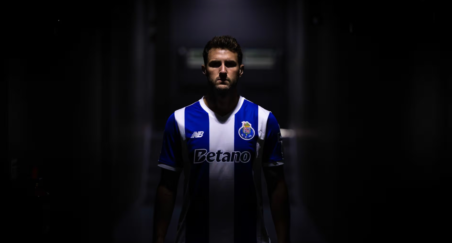 Santi Gimenez es nuevo jugador del Porto