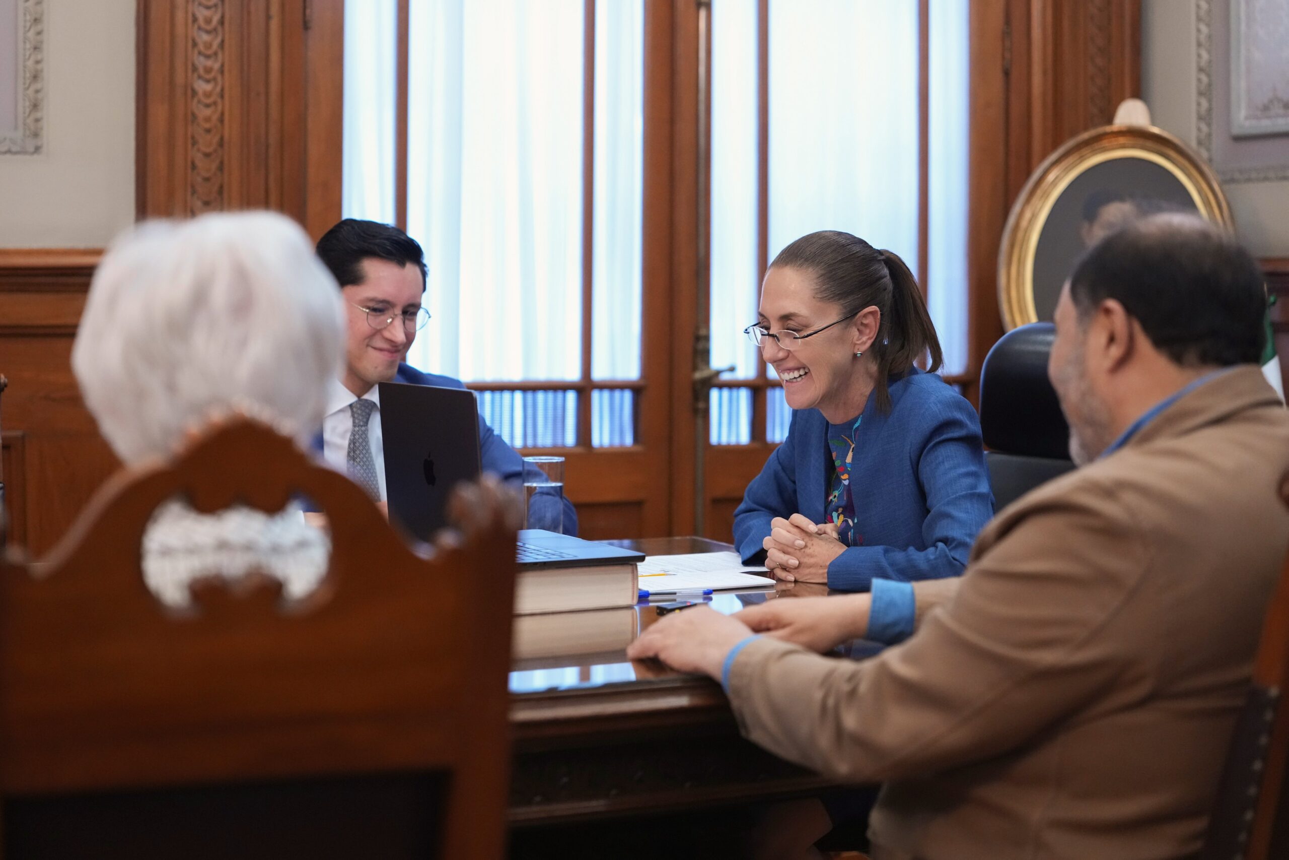 Claudia Sheinbaum y Lula dialogan sobre cooperación entre Pemex y Petrobras.