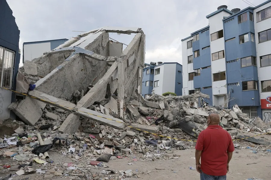 Terremoto de 7.4 en Colombia deja casi 300 muertos; baja número de desaparecidos.