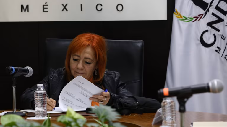 CNDH respalda regulación de audiencias de Sheinbaum sobre libertad de expresión.
