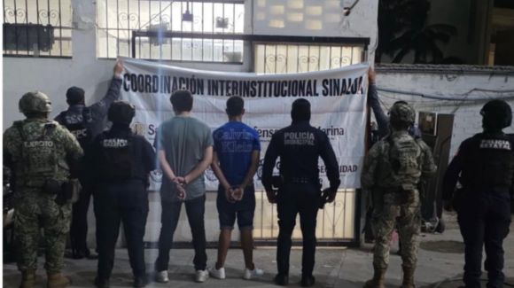 Operativos de seguridad en Sinaloa dejan 16 detenidos y aseguran explosivos y armas