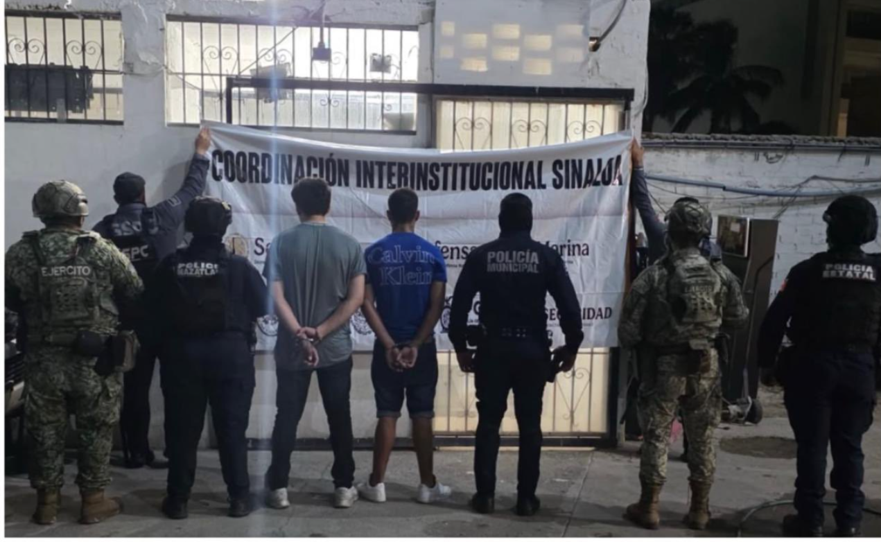 Operativos de seguridad en Sinaloa dejan 16 detenidos y aseguran explosivos y armas.