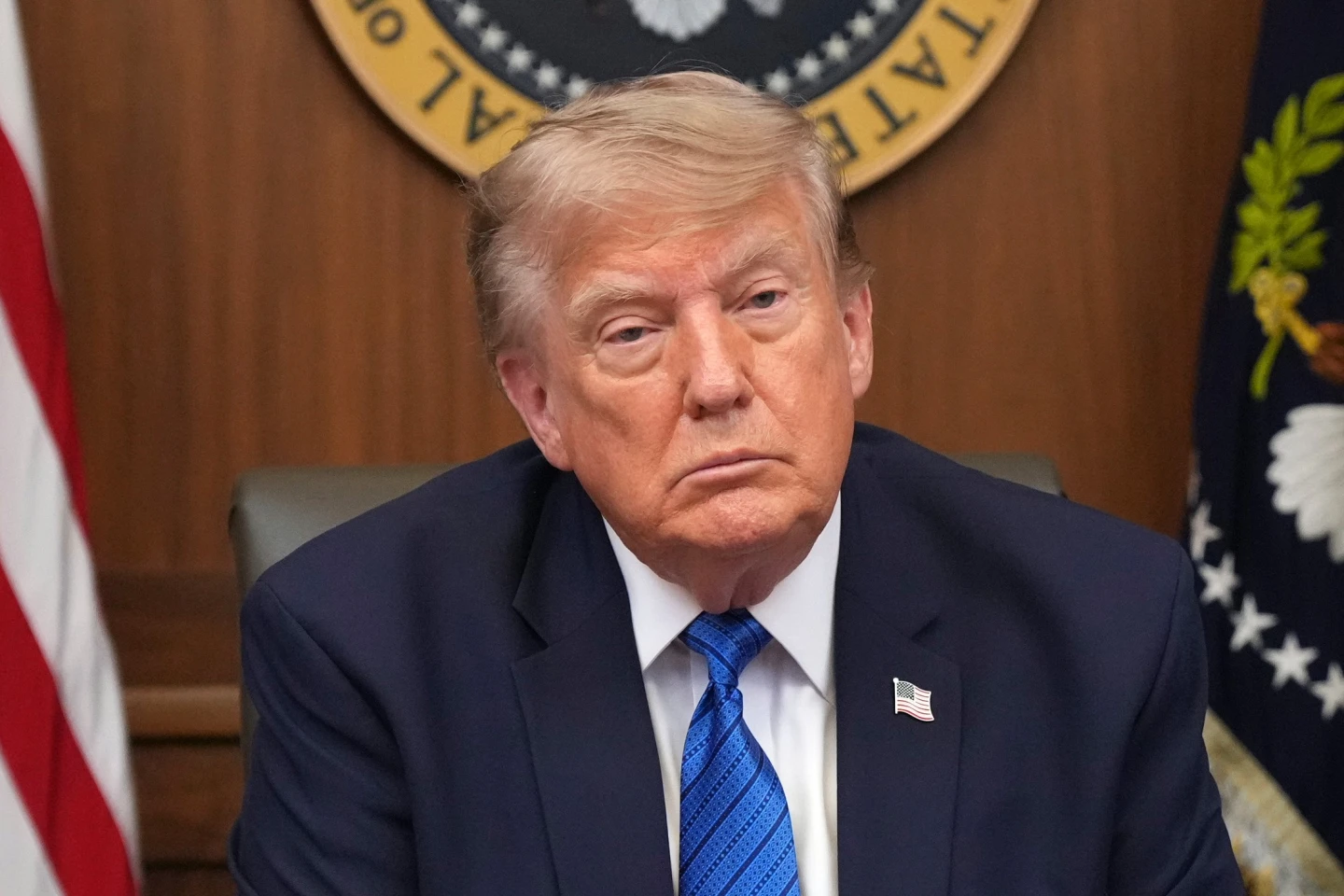 Donald Trump firma nuevas órdenes ejecutivas contra la ciudadanía por derecho de nacimiento.