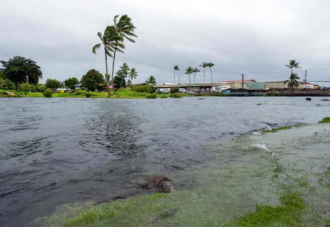 Huracán Lala avanza hacia Hawái como primera tormenta en 34 años.