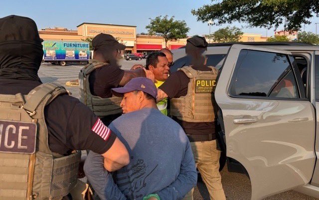 Estados Unidos detiene a casi 50 mil migrantes en julio, cifra récord en era Donald Trump.