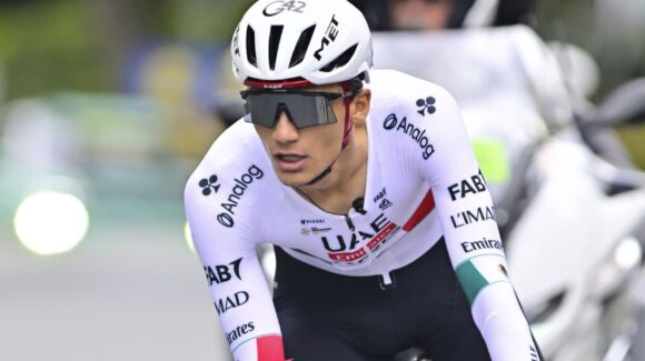 Isaac del Toro triunfa en el prólogo de la Vuelta de Alemania y saldrá líder en la primera etapa