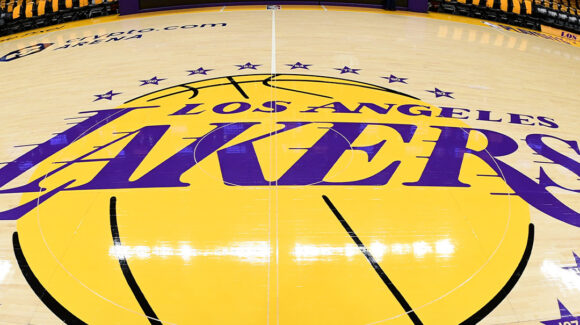 NBA: Familia Buss vende el resto de sus acciones y dejan de ser dueños de Los Ángeles Lakers