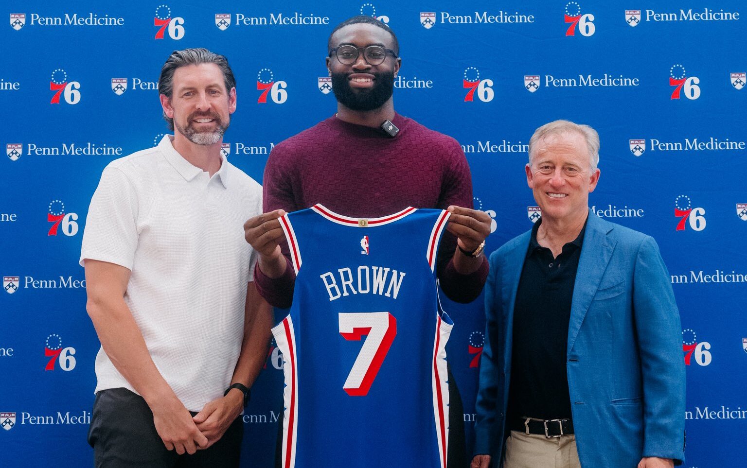NBA: Jaylen Brown fue presentado como nuevo jugador de los Philadelphia 76ers