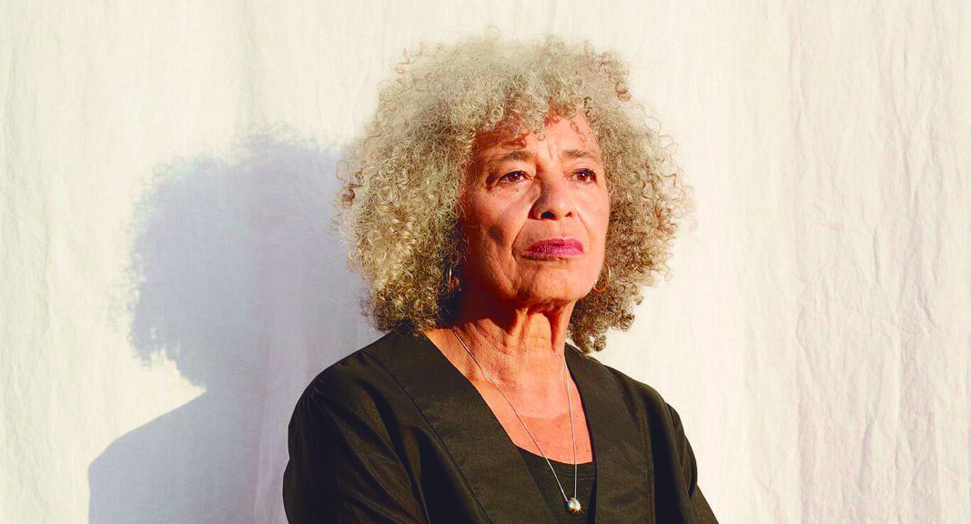 Angela Davis llevará su lucha feminista y abolicionista a la Filuni 2026