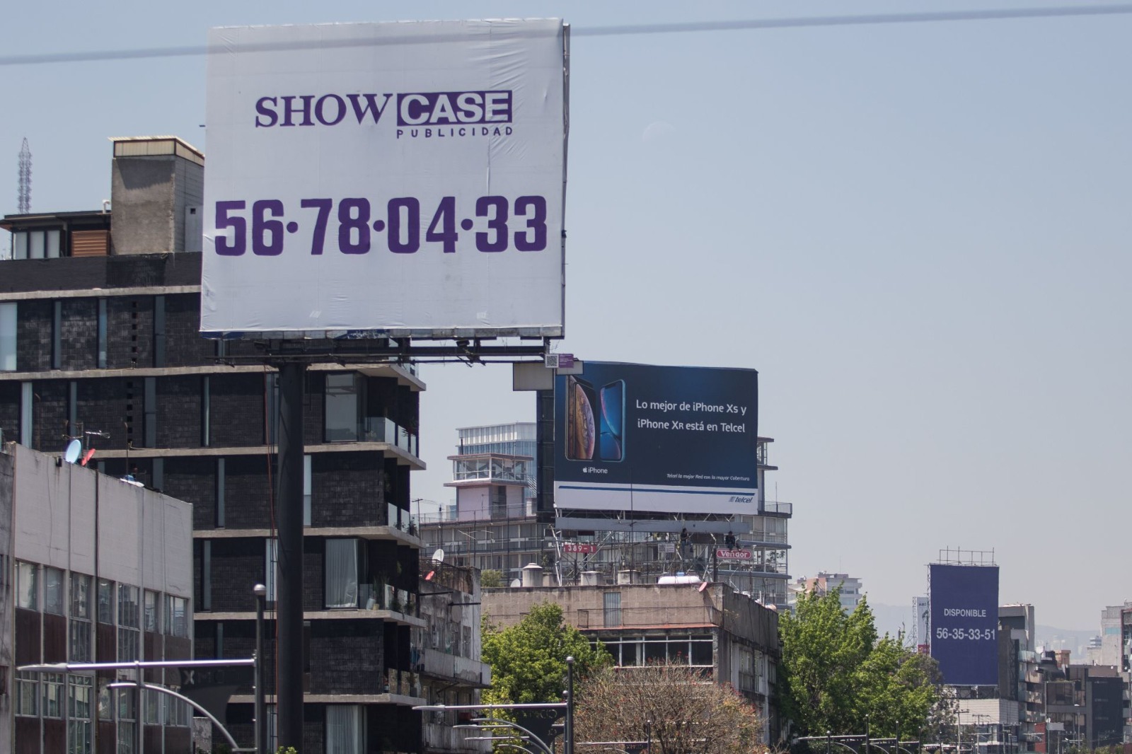 ONGs en alerta por 600 muebles publicitarios en la ciudad
