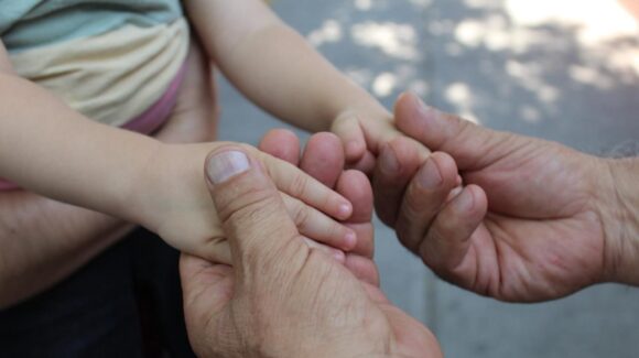 El reto de adoptar en CDMX: Pocos trámites concluidos y larga espera legal