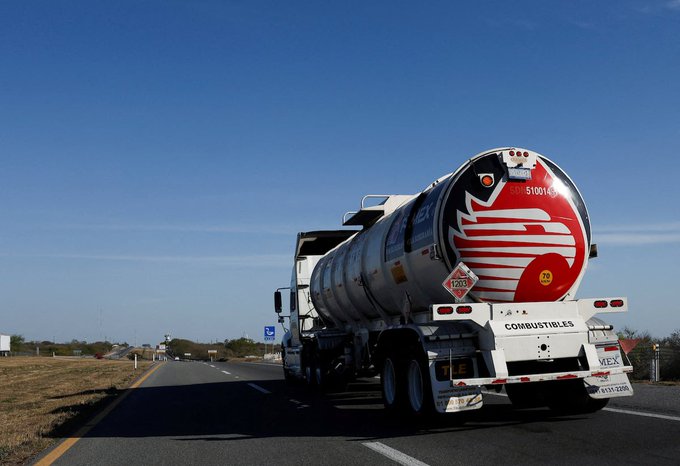Pemex eleva exportaciones a 1,392 millones en junio, cifra máxima en ocho años.