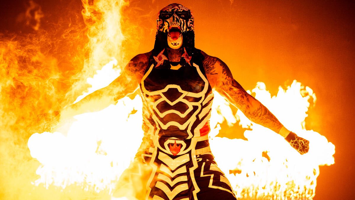 Penta avanza en torneo por desafío a Roman Reigns en Ciudad de México.
